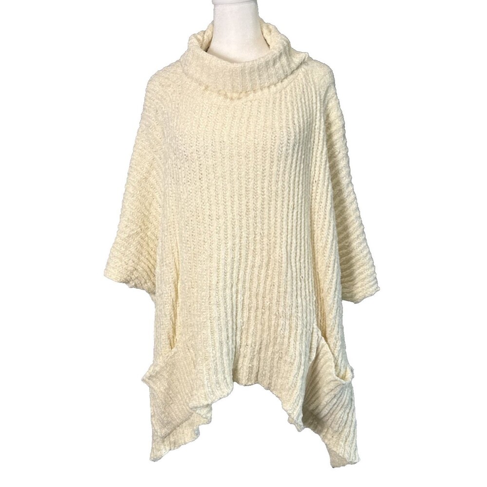Francescas NWT Cream Chenille Poncho Pockets Chunky Knit One Size Lagenlook Cozy